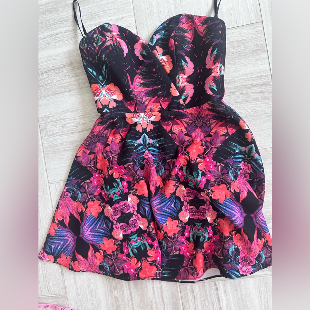 Floral strapless dress